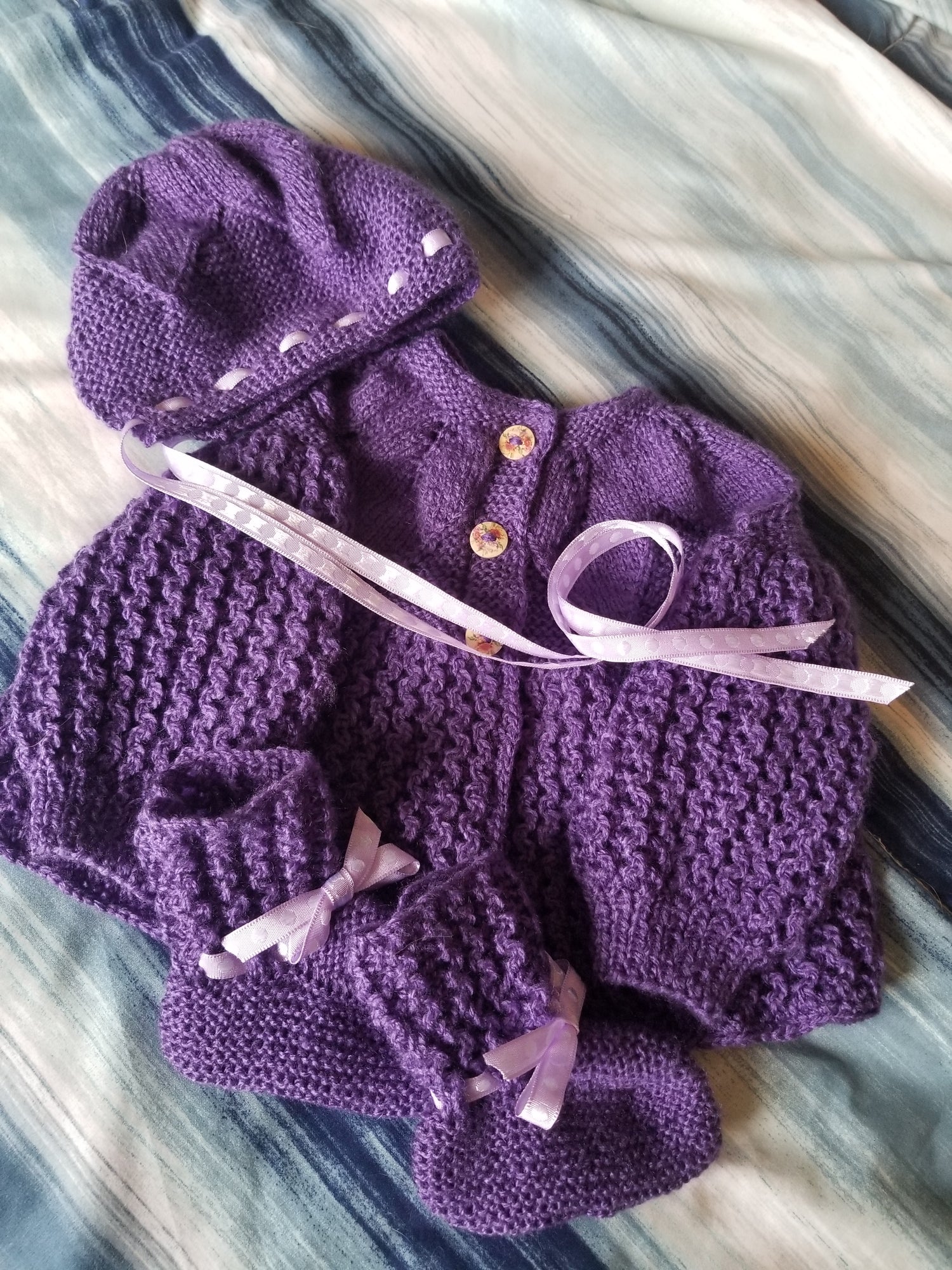 The Leaf style hand knitted infant baby sweater set. 